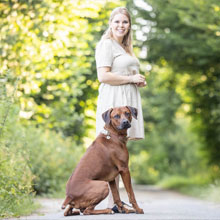 Stimmen06 Kundenfeedback Foto - Merle mit Henry- Onlinehundeschule