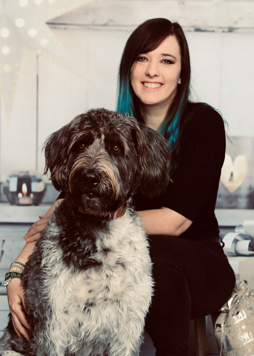 "Hundeerzeihung leicht geamcht"-Teilnehmerin Svenja mit Hund Olaf
