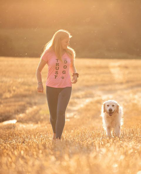 Belohnung kann auch zusammen mit dem Hund rennen sein
